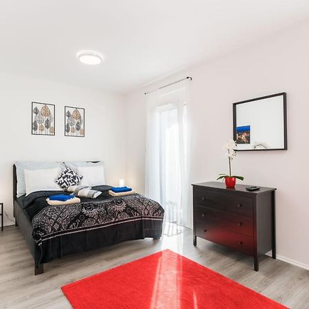 New Blue Danube Apartment With Balcony And Parking 布达佩斯 外观 照片