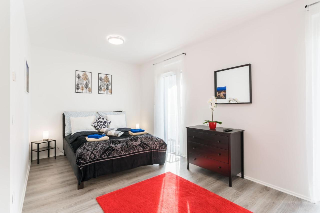 New Blue Danube Apartment With Balcony And Parking 布达佩斯 外观 照片