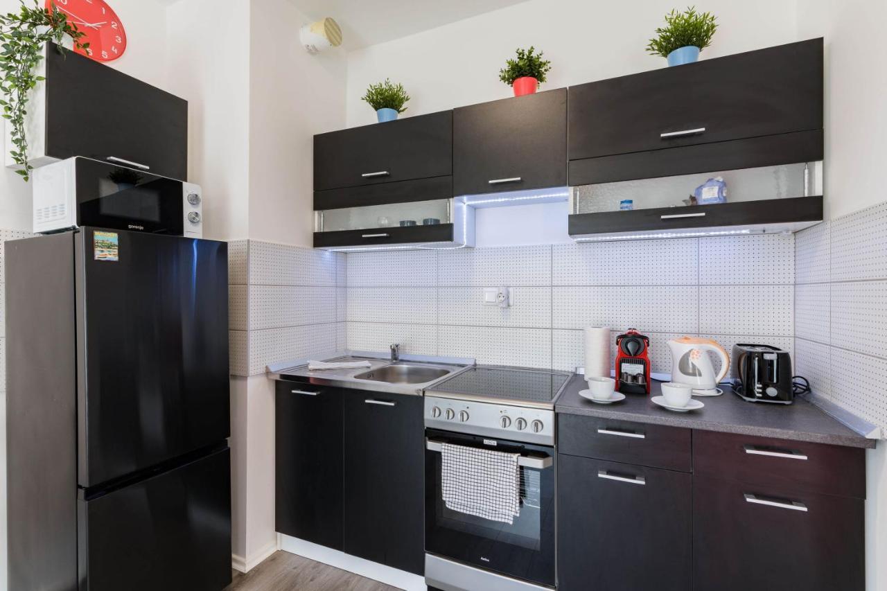 New Blue Danube Apartment With Balcony And Parking 布达佩斯 外观 照片