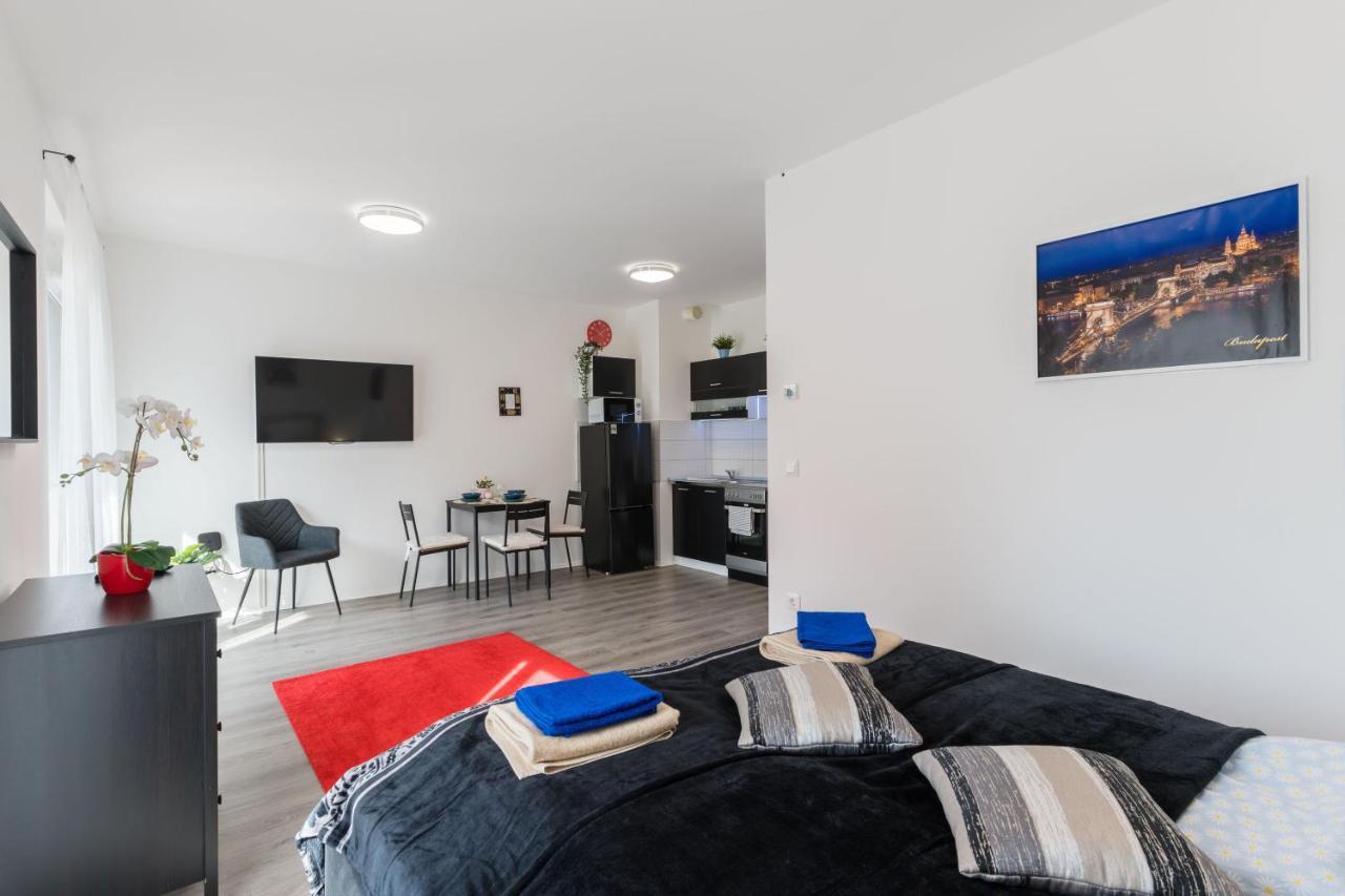 New Blue Danube Apartment With Balcony And Parking 布达佩斯 外观 照片