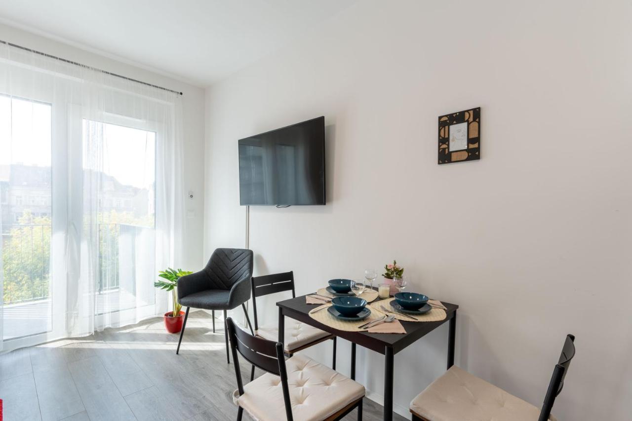 New Blue Danube Apartment With Balcony And Parking 布达佩斯 外观 照片