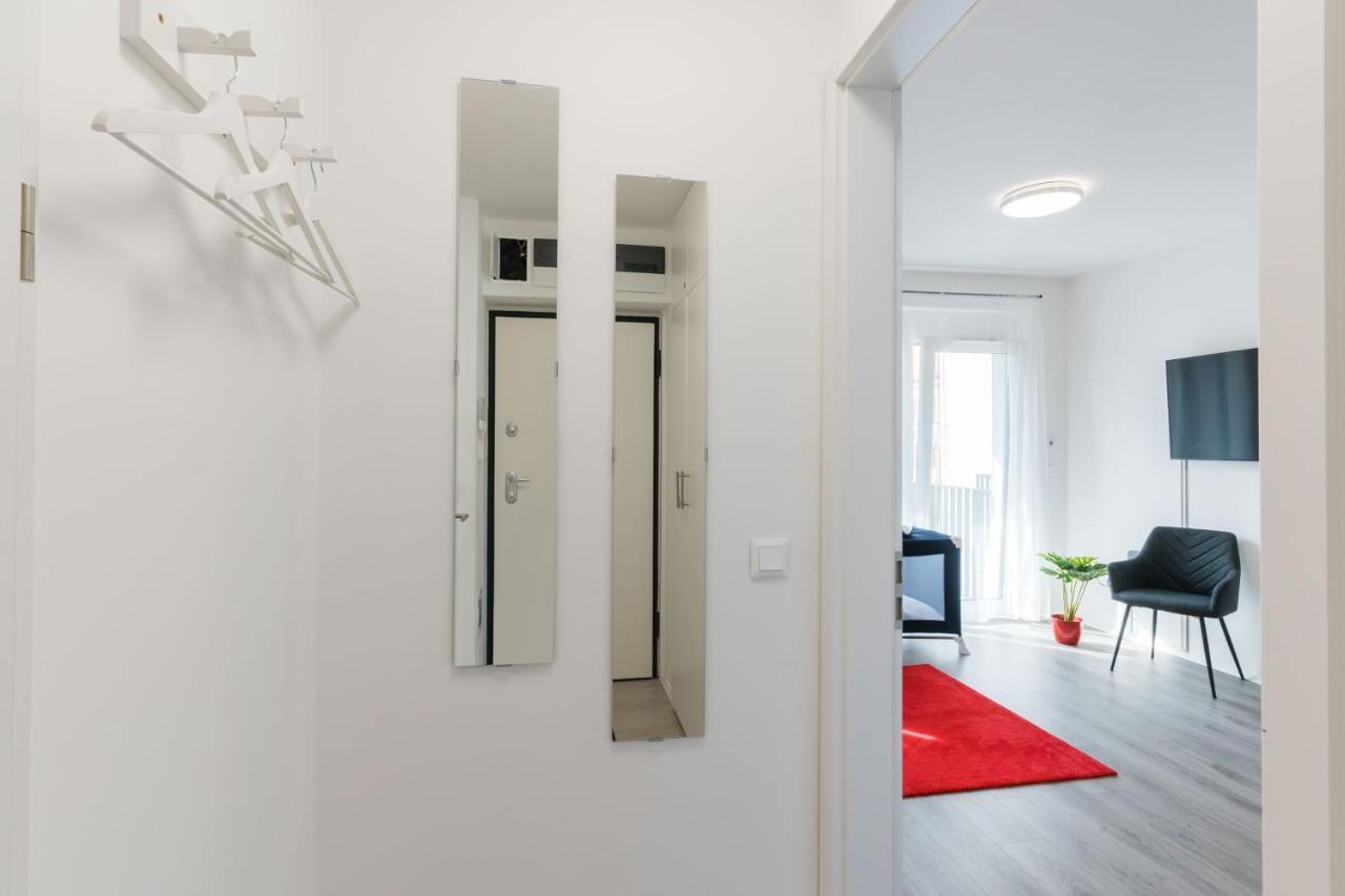 New Blue Danube Apartment With Balcony And Parking 布达佩斯 外观 照片