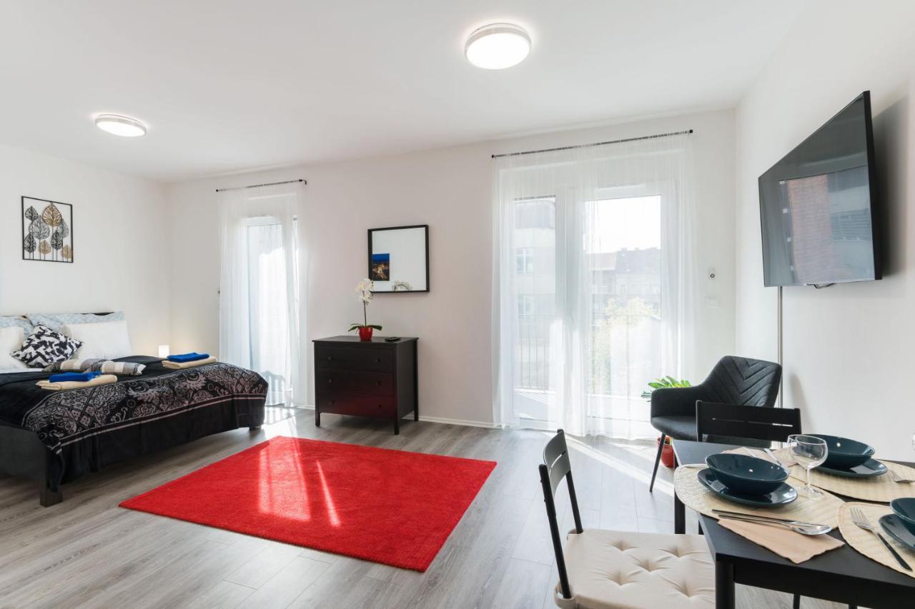 New Blue Danube Apartment With Balcony And Parking 布达佩斯 外观 照片