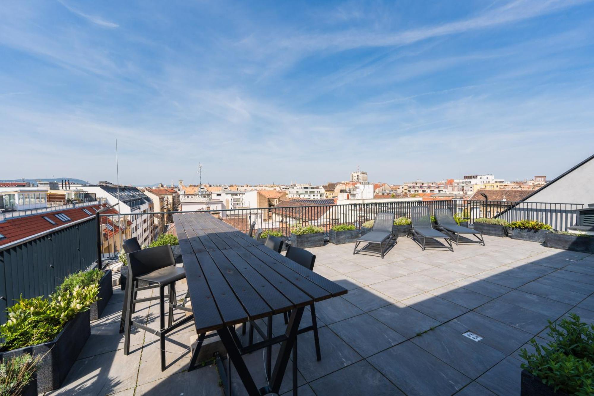 New Blue Danube Apartment With Balcony And Parking 布达佩斯 外观 照片