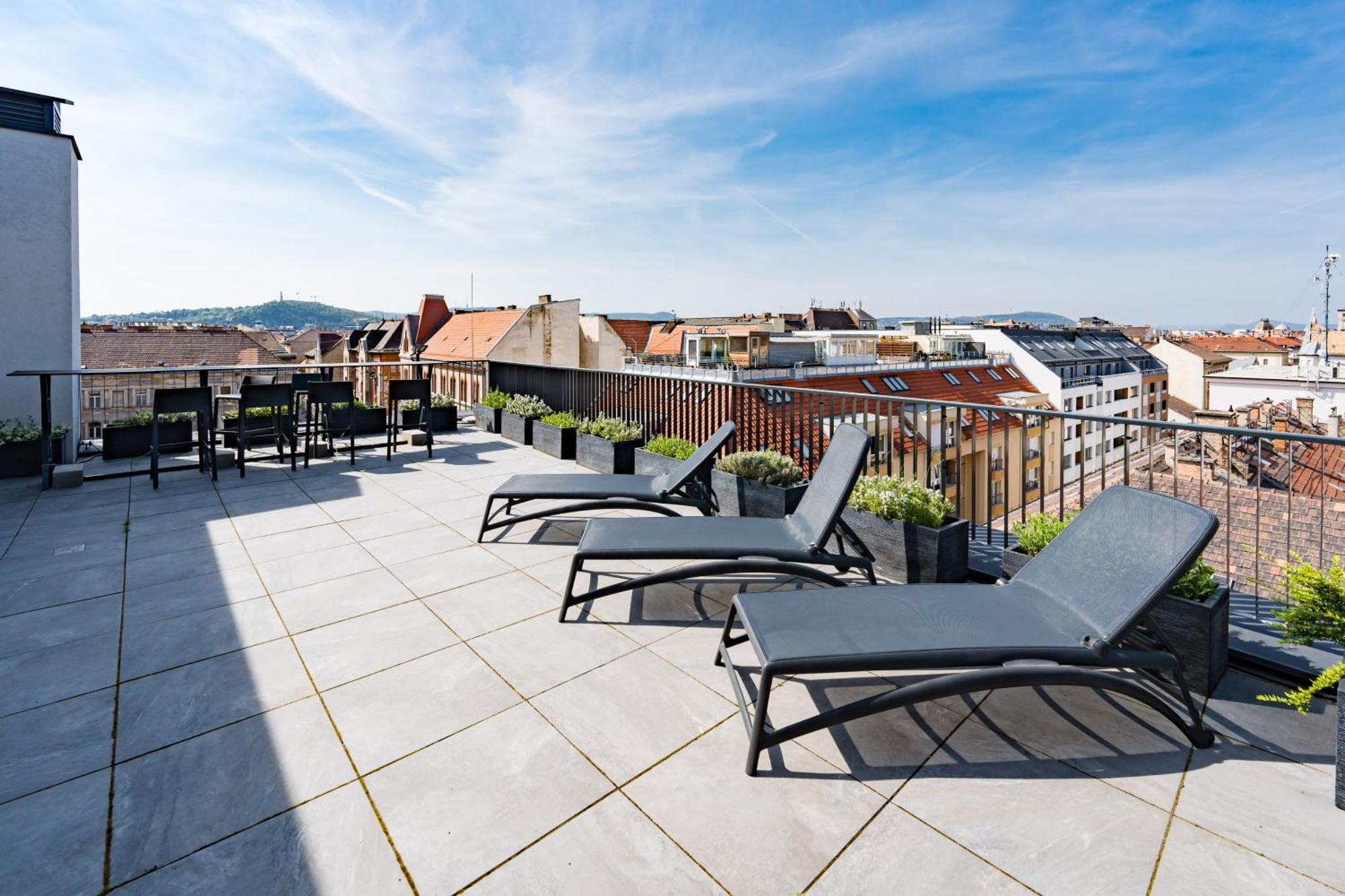 New Blue Danube Apartment With Balcony And Parking 布达佩斯 外观 照片